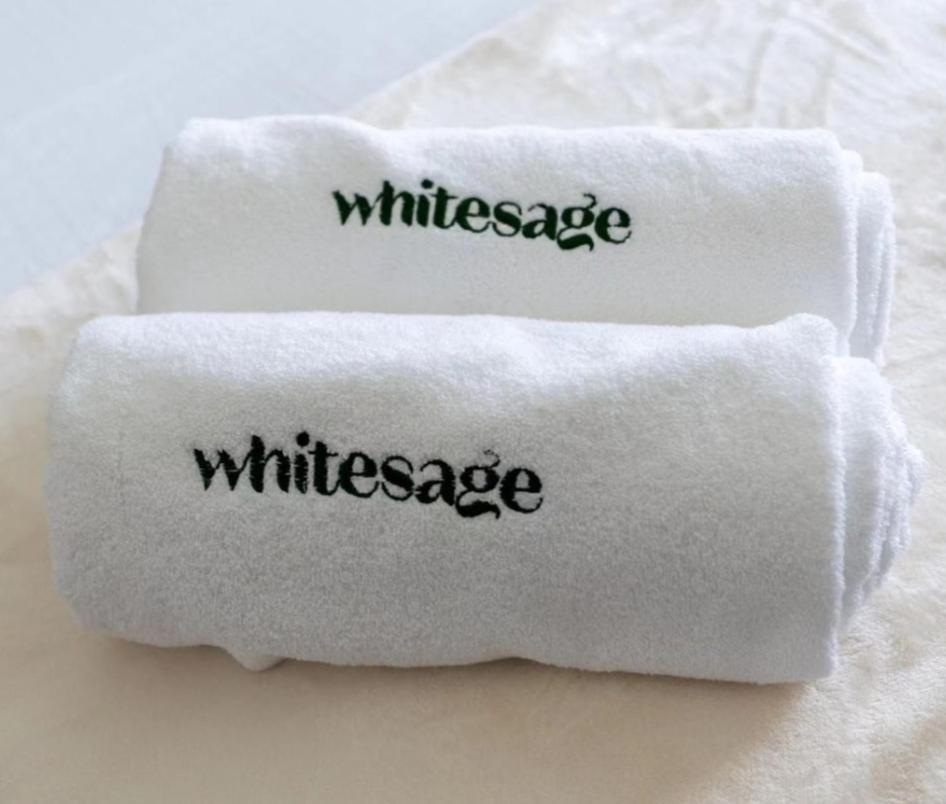 White Sage Spacious 1br At Marina Promenade Apartment