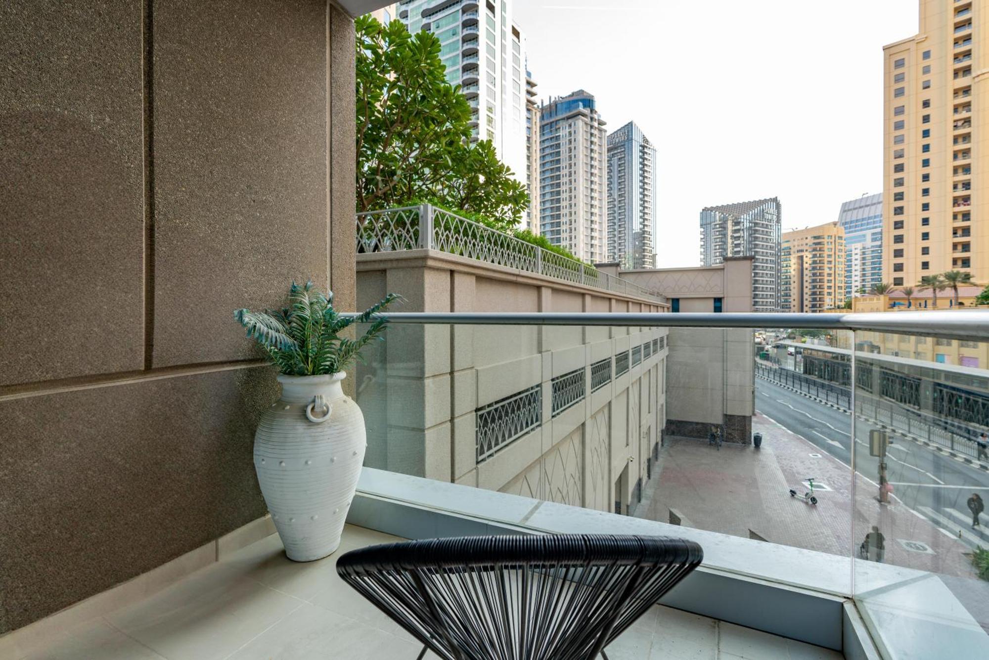 White Sage Spacious 1br At Marina Promenade *
